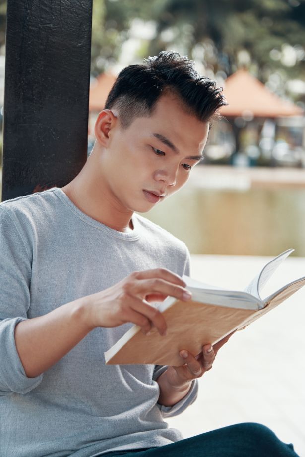 O-Level-Higher-Chinese-Tuition-reading-daily