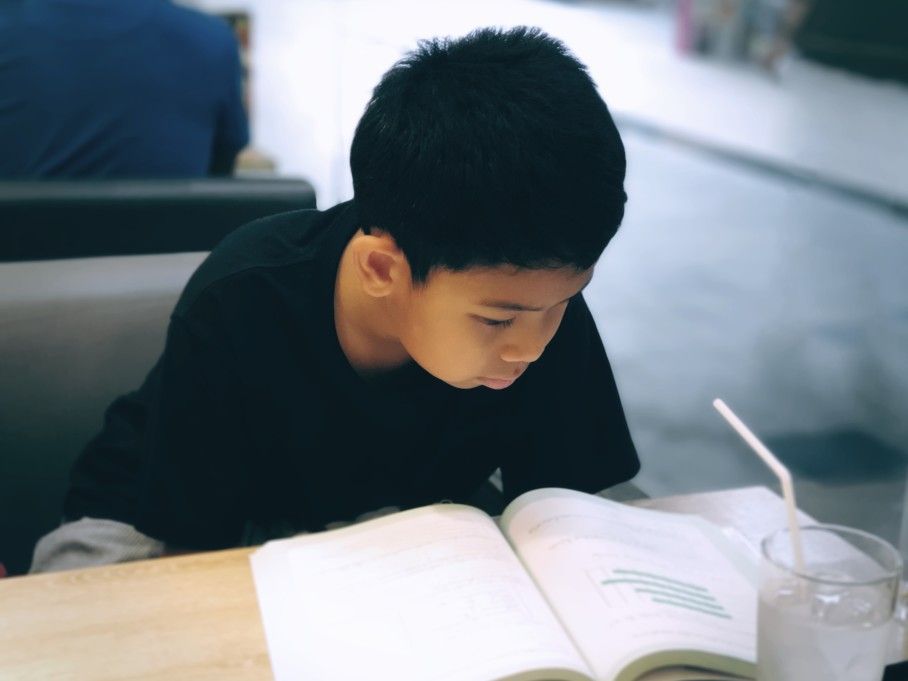 PSLE-Higher-Chinese-Tuition-Boy-studying-for-Higher-Chinese